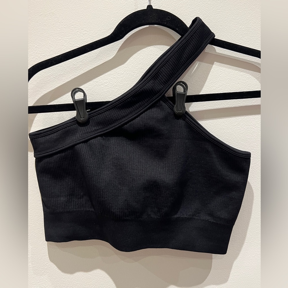 Asymmetrical Sport Top Black Rib Light support Size L